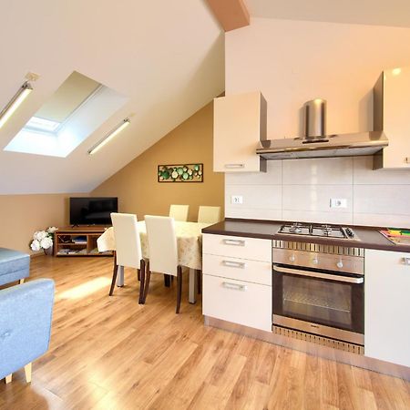 Apartment Val Njivice Εξωτερικό φωτογραφία