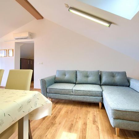 Apartment Val Njivice Εξωτερικό φωτογραφία